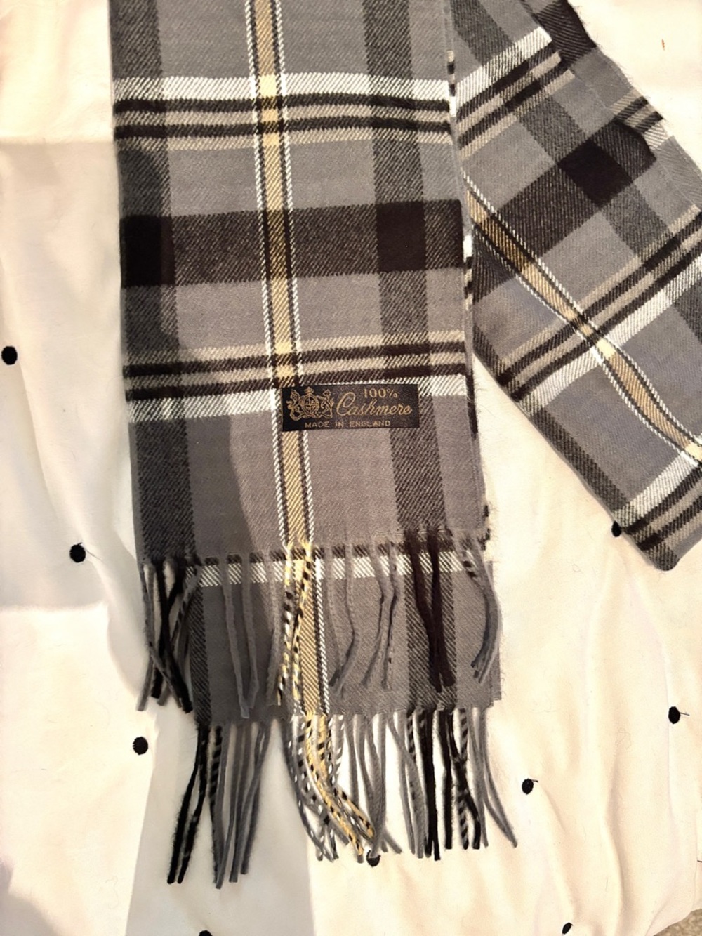 100% Cashmere Gray Plaid Scarf - Classic Men's Accessory